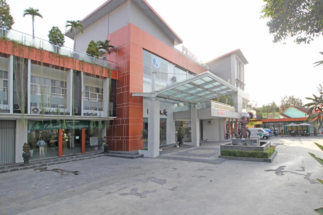 Reddoorz Premium Near Sleman City Hall Джокьякарта Экстерьер фото